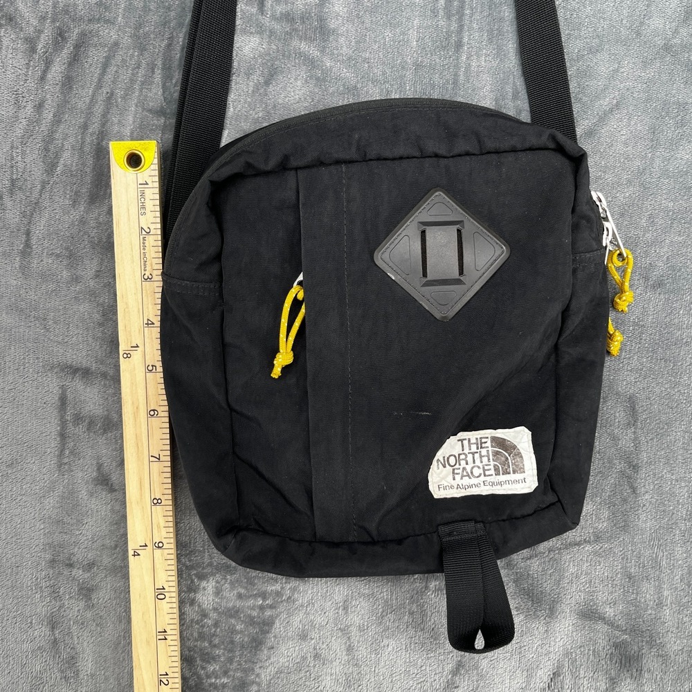 THE NORTH FACE Berkeley Field Shoulder Bag Sling Nylon Crossbody Zip Pouch - Picture 11 of 12
